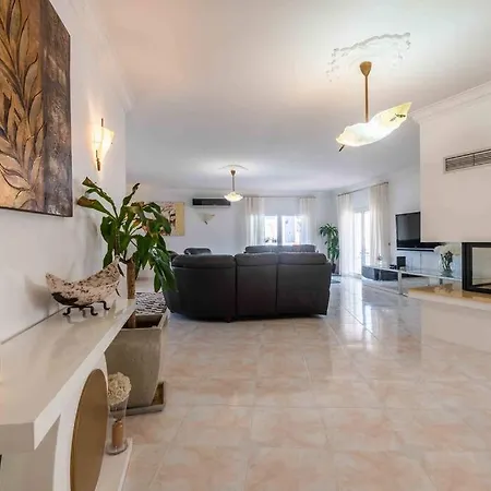 Cavi Villa Olhos de Agua (Albufeira)